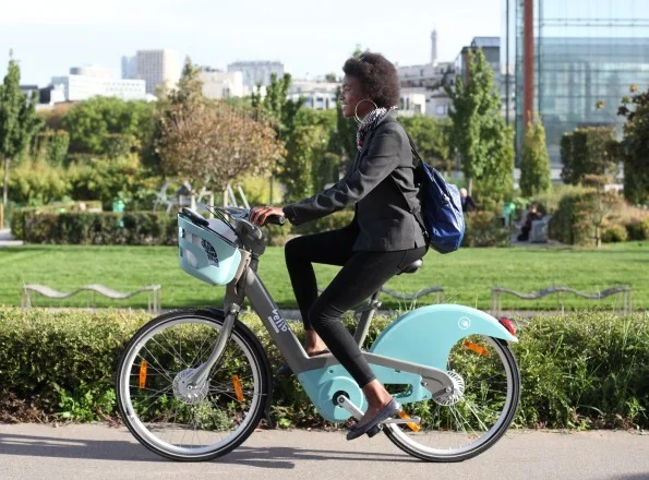 Unveiling Women’s Needs and Expectations as Users of Bike Sharing Services: The H2020 DIAMOND Project